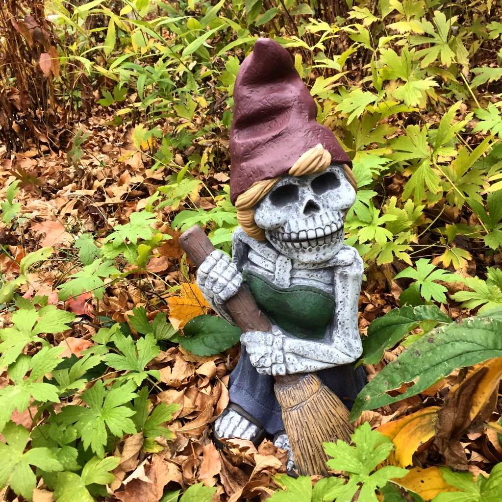 20151112_skeleton gnome
